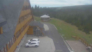 Sporthotel Kurzovní - Parkoviště a hlavní vchod - 12.5.2026 v 17:05 Sporthotel Kurzovní - Parkoviště a hlavní vchod - 12.5.2026 v 17:05