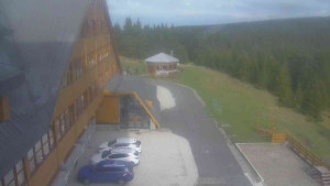 Sporthotel Kurzovní - Parkoviště a hlavní vchod - 12.5.2026 v 17:40 Sporthotel Kurzovní - Parkoviště a hlavní vchod - 12.5.2026 v 17:40