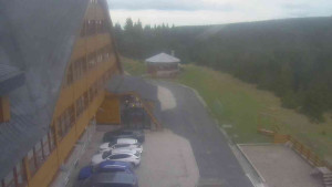 Sporthotel Kurzovní - Parkoviště a hlavní vchod - 12.5.2026 v 19:35 Sporthotel Kurzovní - Parkoviště a hlavní vchod - 12.5.2026 v 19:35