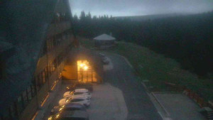Sporthotel Kurzovní - Parkoviště a hlavní vchod - 12.5.2026 v 20:50 Sporthotel Kurzovní - Parkoviště a hlavní vchod - 12.5.2026 v 20:50