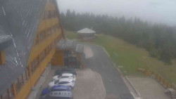 Parkoviště a hlavní vchod