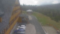 Parkoviště a hlavní vchod