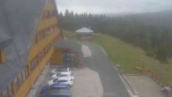Parkoviště a hlavní vchod