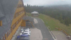 Parkoviště a hlavní vchod