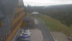 Parkoviště a hlavní vchod