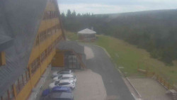 Parkoviště a hlavní vchod