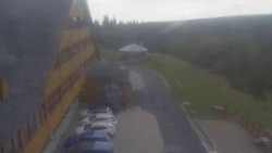 Parkoviště a hlavní vchod