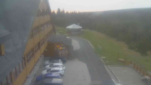 Sporthotel Kurzovní - Parkoviště a hlavní vchod - 14.5.2026 v 05:25 Sporthotel Kurzovní - Parkoviště a hlavní vchod - 14.5.2026 v 05:25