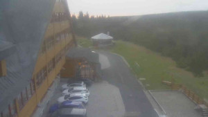 Sporthotel Kurzovní - Parkoviště a hlavní vchod - 14.5.2026 v 05:40 Sporthotel Kurzovní - Parkoviště a hlavní vchod - 14.5.2026 v 05:40