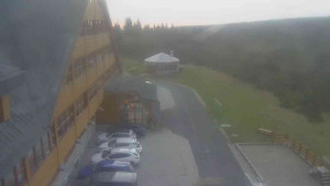 Sporthotel Kurzovní - Parkoviště a hlavní vchod - 14.5.2026 v 05:45 Sporthotel Kurzovní - Parkoviště a hlavní vchod - 14.5.2026 v 05:45
