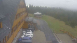 Parkoviště a hlavní vchod