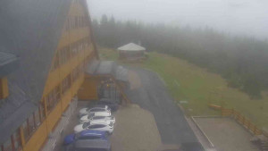 Sporthotel Kurzovní - Parkoviště a hlavní vchod - 14.5.2026 v 07:20 Sporthotel Kurzovní - Parkoviště a hlavní vchod - 14.5.2026 v 07:20