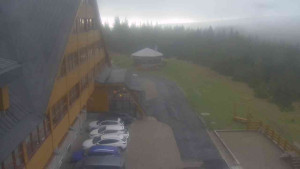 Sporthotel Kurzovní - Parkoviště a hlavní vchod - 14.5.2026 v 07:45 Sporthotel Kurzovní - Parkoviště a hlavní vchod - 14.5.2026 v 07:45