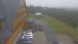 Parkoviště a hlavní vchod