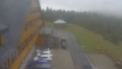 Parkoviště a hlavní vchod