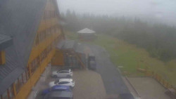 Parkoviště a hlavní vchod