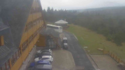 Parkoviště a hlavní vchod