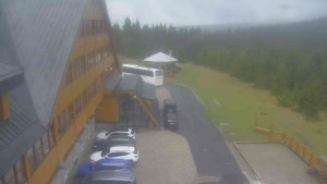 Sporthotel Kurzovní - Parkoviště a hlavní vchod - 14.5.2026 v 12:45 Sporthotel Kurzovní - Parkoviště a hlavní vchod - 14.5.2026 v 12:45