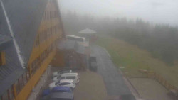 Parkoviště a hlavní vchod