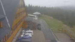 Parkoviště a hlavní vchod