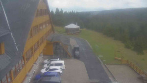 Sporthotel Kurzovní - Parkoviště a hlavní vchod - 14.5.2026 v 15:05 Sporthotel Kurzovní - Parkoviště a hlavní vchod - 14.5.2026 v 15:05