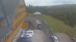 Parkoviště a hlavní vchod