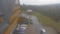 Parkoviště a hlavní vchod