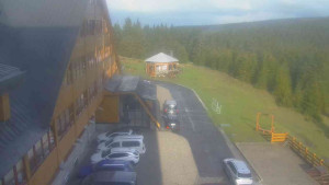Sporthotel Kurzovní - Parkoviště a hlavní vchod - 14.5.2026 v 18:05 Sporthotel Kurzovní - Parkoviště a hlavní vchod - 14.5.2026 v 18:05