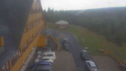 Parkoviště a hlavní vchod