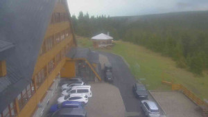 Sporthotel Kurzovní - Parkoviště a hlavní vchod - 14.5.2026 v 19:25 Sporthotel Kurzovní - Parkoviště a hlavní vchod - 14.5.2026 v 19:25
