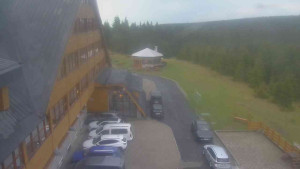 Sporthotel Kurzovní - Parkoviště a hlavní vchod - 14.5.2026 v 19:35 Sporthotel Kurzovní - Parkoviště a hlavní vchod - 14.5.2026 v 19:35