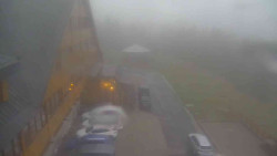 Parkoviště a hlavní vchod