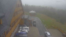 Parkoviště a hlavní vchod