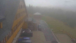 Parkoviště a hlavní vchod