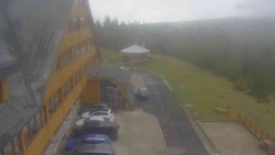 Parkoviště a hlavní vchod
