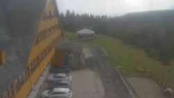 Parkoviště a hlavní vchod