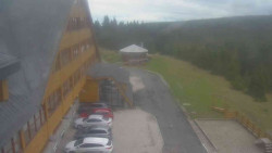Parkoviště a hlavní vchod