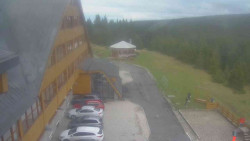 Parkoviště a hlavní vchod