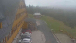 Parkoviště a hlavní vchod