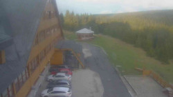 Parkoviště a hlavní vchod