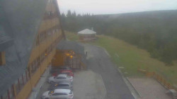 Parkoviště a hlavní vchod