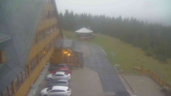 Parkoviště a hlavní vchod