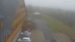 Parkoviště a hlavní vchod
