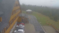 Parkoviště a hlavní vchod