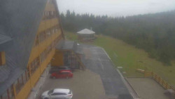 Parkoviště a hlavní vchod