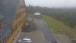 Parkoviště a hlavní vchod