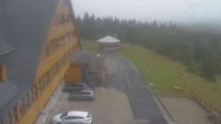 Parkoviště a hlavní vchod