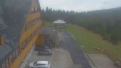 Parkoviště a hlavní vchod