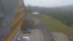 Parkoviště a hlavní vchod