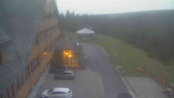 Parkoviště a hlavní vchod
